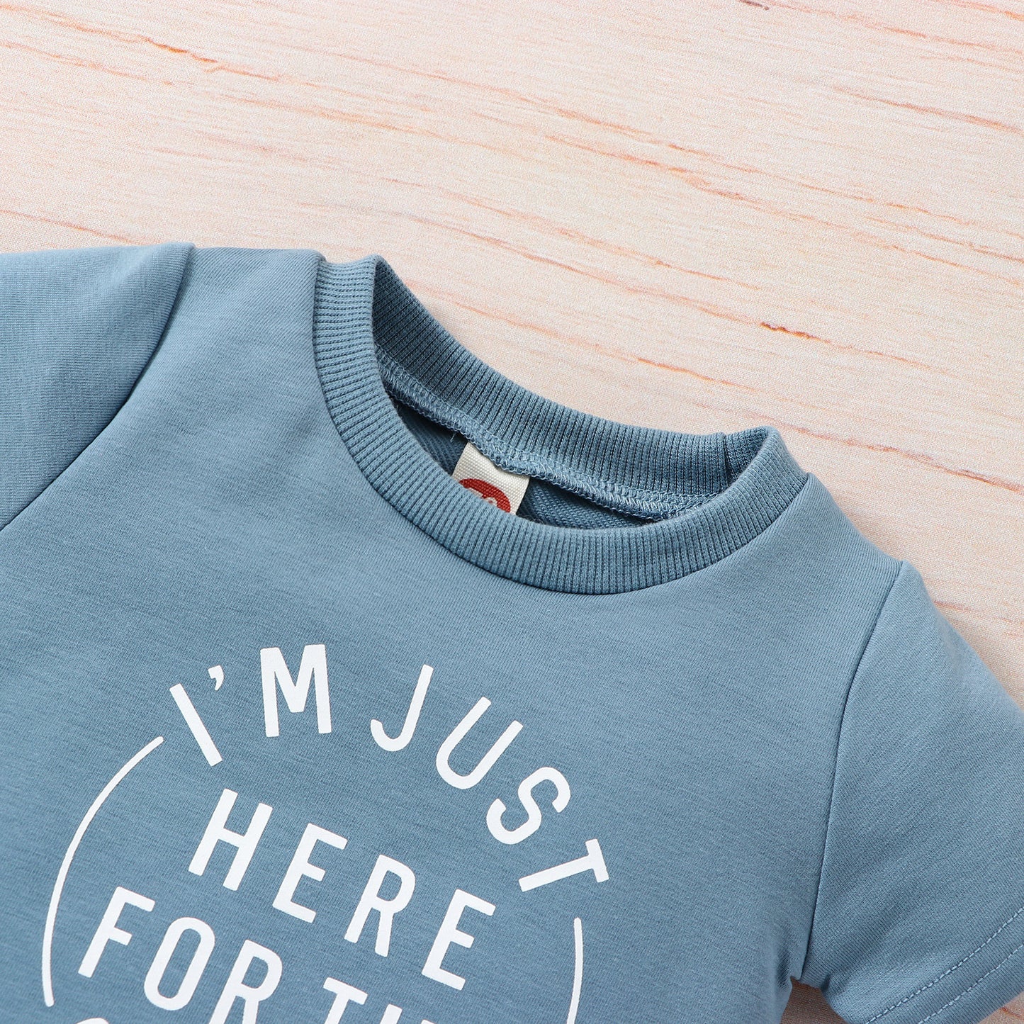 rinted Shirt & Solid Color Shorts for Spring & Summer